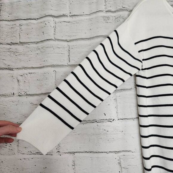 Cabi Knitted Button Up Striped Turnabout Cardigan Sweater White Size Medium 6164 - Picture 5 of 13